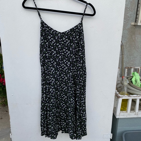 Old Navy Dresses & Skirts - Black floral dress